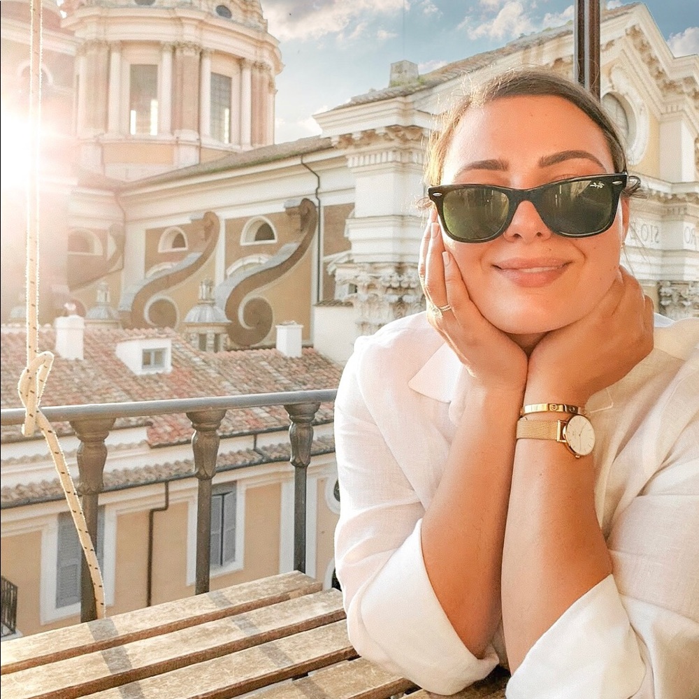 Meet your Posher, Julia